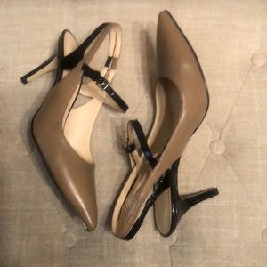 NINE WEST BRAND - Never worn…brand new Tan & Black sling back